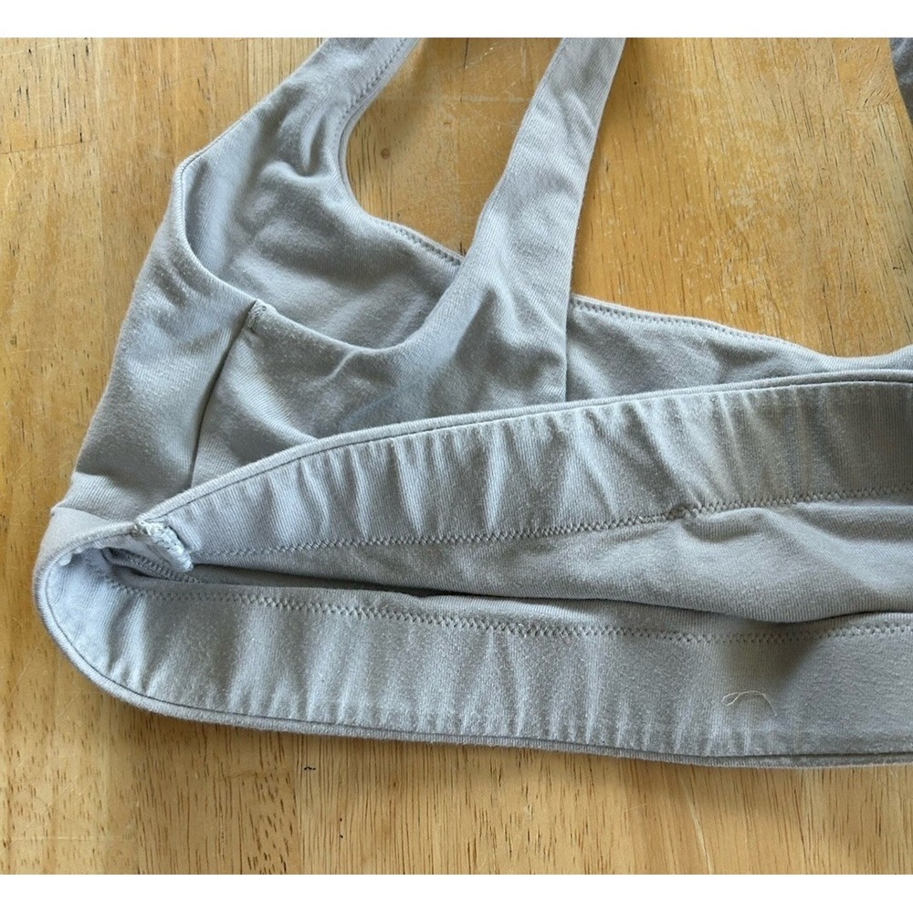 Women's Victoria Secret Gray Sports Bra Size M Athleisure Workout Running - Picture 3 of 4